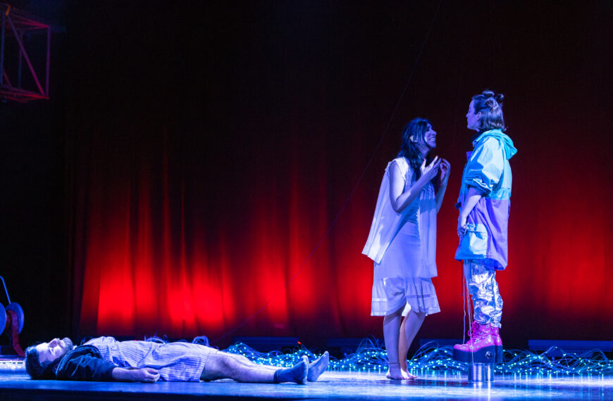 theater als ort der trauer – die leichtigkeit in sarah ruhls „eurydice“